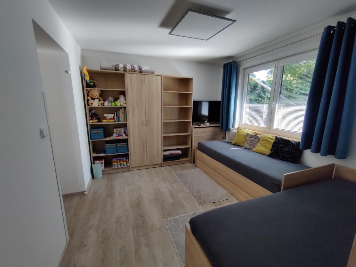 Apartman Pod Lipou - Samostatny Objekt Jaromer Ngoại thất bức ảnh